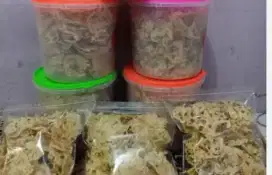 Rempeyek kacang tanah berbagai rasa