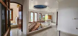 Rumah Puri Indah hoek depan taman, jalanan lebar