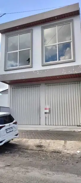Disewakan ruko 2 lantai loss Jalan padang Kartika, padangsambian