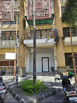 Ruko 1 unit 4 lantai yang berlokasi di daerah Kuta