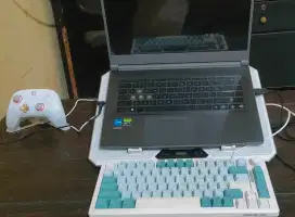 Dijual Laptop gaming MSI fullset dengan gaming peripheral
