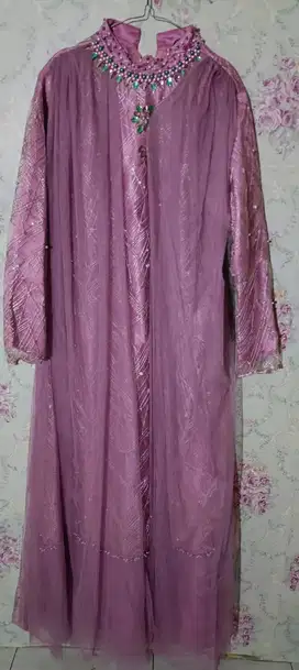 Gamis brukat tile