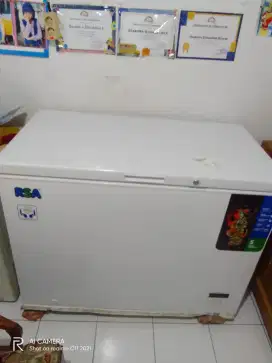 Di jual frezzer RSA