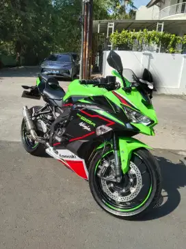 KAWASAKI NINJA ZX25R ABS SE 2022 KILOMETER LOW 400san