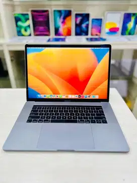 Macbook Pro 2018 15” - i7/32Gb Ram/ 1TB SSD - Mulus & Siap Kerja Berat