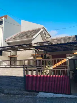 Rumah dijual sangat nyaman dan menenangkan.