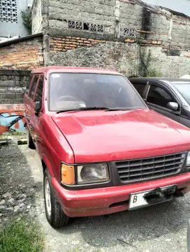 Isuzu Panther 2300 CC 1991 Merah Manual