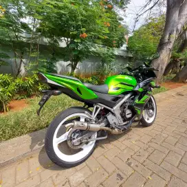 Dijual Motor Ninja KRR 2015 warna hijau original, bagus banget, Plat B