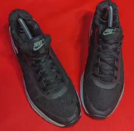 NIKE AIR MAX INVIGOR