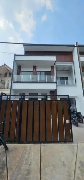 Jual Rumah Baru 2lantai Bagus Dan Siap Huni Di Bumi Serpong Damai.
