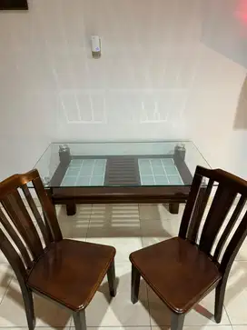 Meja Makan Kaca Kaki Kayu 130x80Cm Free 2 Kursi Kayu