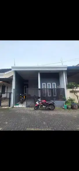 Disewakan rumah beserta perabotannya