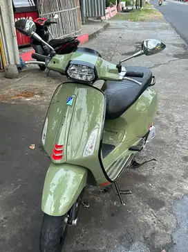 Vespa sprint s warna green tenace