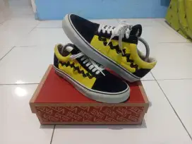 Sepatu Vans Peanuts size 41