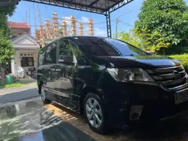 Jual Nissan Serena surat lengkap pajak panjang 2013