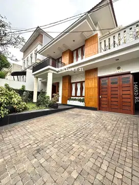 Disewakan Rumah Mewah Ada Kolam Renang Pondok Indah
