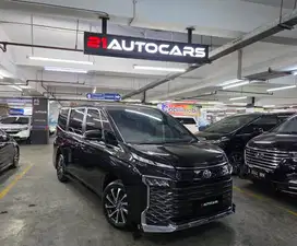TOYOTA VOXY 2.0 AT 2023
