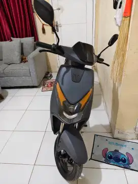 U-winfly D75 warna hitam