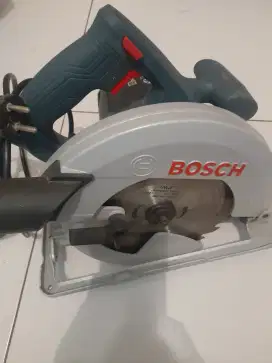 Mesin sirkel  BOSCH