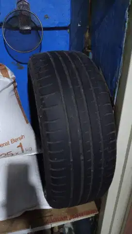 Ban bekas R17 205/50 merk Accelera