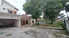 Rumah Hook Luas 557 meter Cocok Hunian Kantor Jalan Aspal Lebar Timoho