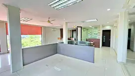 MURAH KOMERSIAL PUSAT KOTA GEDUNG KANTOR 4 LANTAI PUSAT KOTA