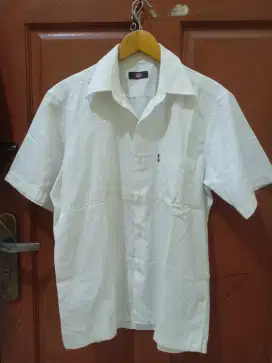 Kemeja Putih Polos Lengan Pendek Size L