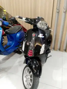 PIAGGIO VESPA SPRINT CARBON 150 IGET 2018 PERFECT CONDITION