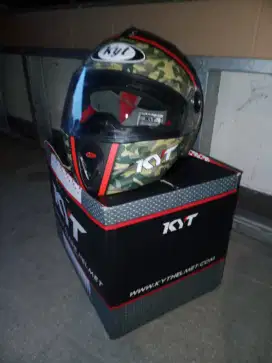 Helm KYT full face size M