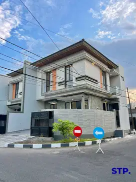 3 unit, Rumah baru modern Nginden Intan Timur Unit B (Hoek)