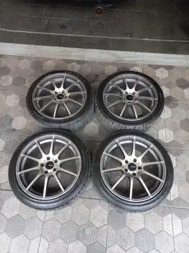 Advanti (original) 18x8 et34 5x114 + direzza 235/40/18 '23 tebelll