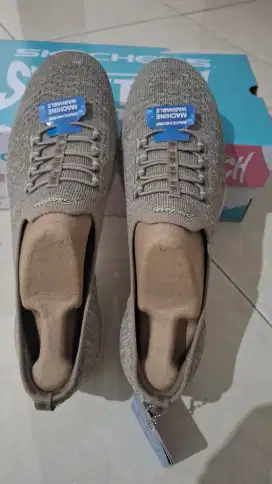 Jual Baru Original Skechers Breathe-Easy Women's shoes warna Taupe