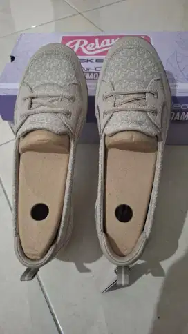 Jual Skechers Baru Original Breathe-Easy Women's shoes warna Taupe