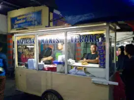 Di butuhkan karyawan yg biasa jualan martabak