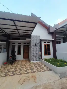 Grya Mustika 11 dekat stasiun..