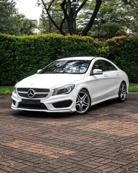 Mercedes-Benz CLA200 AMG Line