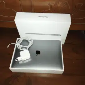 JUAL Macbook air M1 2020 RAM 8GB SSD256GB ibox