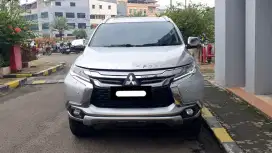 Mitsubishi pajero sport dakar 2018 sunroof silver tangan pertama