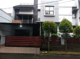DIJUAL rumah 2,5 lantai bintaro sektor 3 harga terbaik strategis