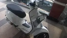 Jual vespa sprint s 150cc mulus