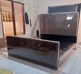 Dipan kayu berkualitas