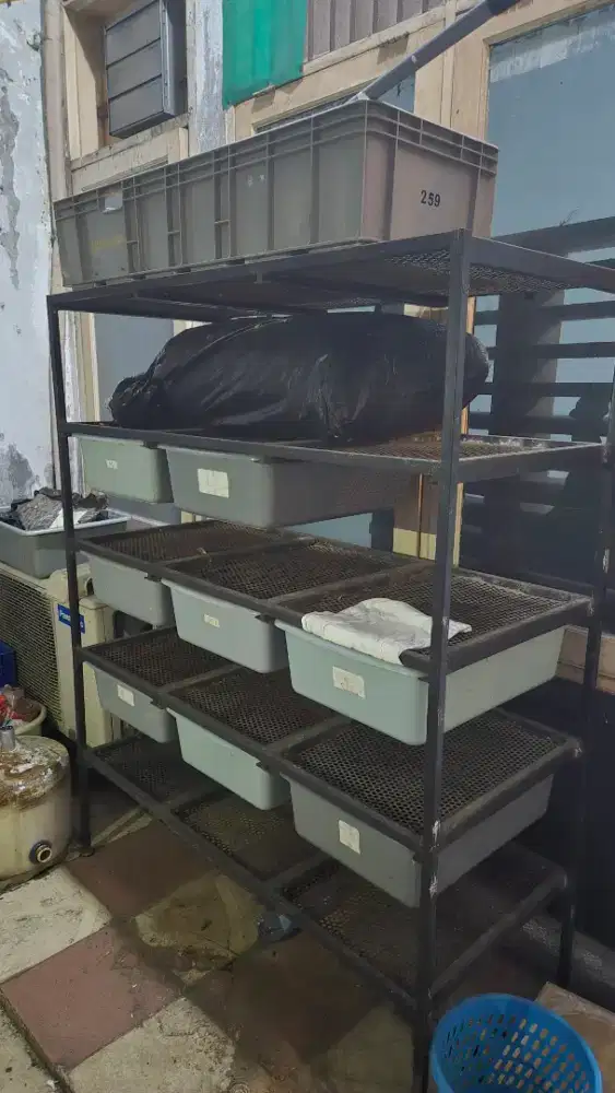 Rak serbaguna, untuk perkakas, reptil dan hewan peliharaan.
