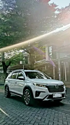 HONDA BRV Type Pestige non Sensing AT Putih
