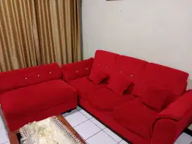 Sofa warna merah