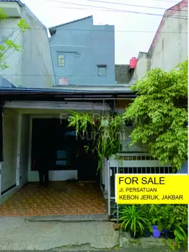 Dijual Rumah di Jl. Persatuan, SHM, Bebas Banjir, Jalan Lebar