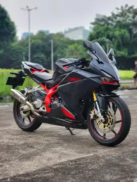 Honda CBR250RR Black