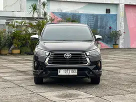 TOYOTA INNOVA VENTURER 2.0 AT BLACK 2023