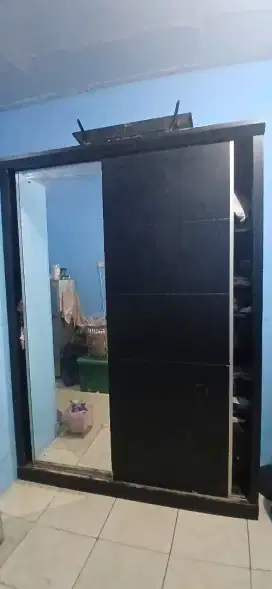 lemari 2 pintu geser