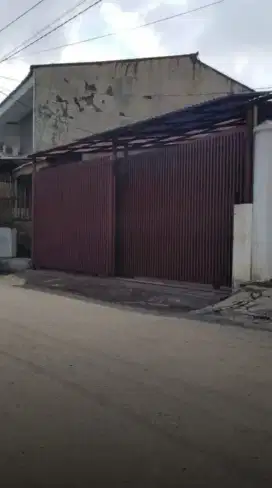 Disewakan Rumah kembar tengah