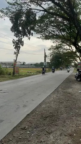 Di jual tanah tepi jln Adi Sumarmo Solo